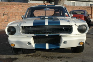 Illustration for article titled $875,000 1965 Shelby GT 350 R Mustang Most Expensive Craigslist Car Sale Ever?
